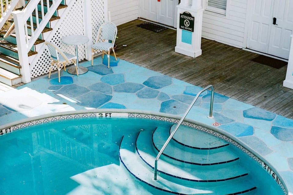 Shared Heated Pool 