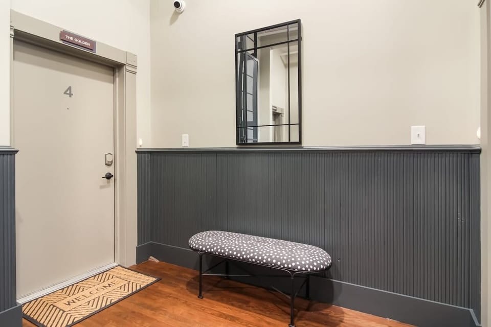 Condo 4 - The Golden