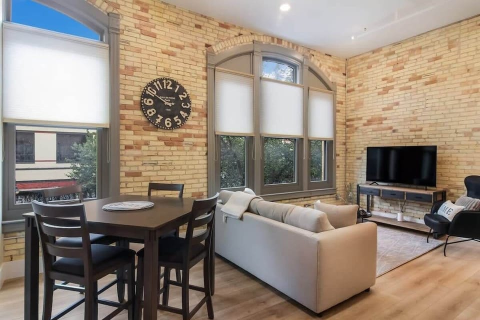 Golden Lofts Condo 4 - The Golden