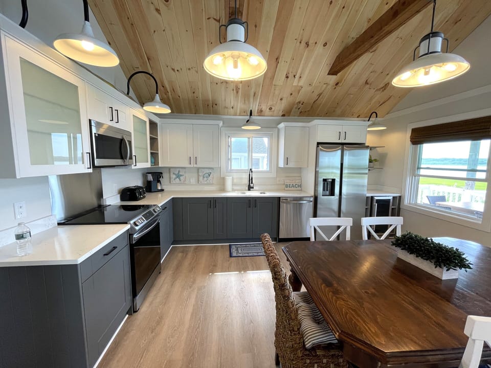 Kitchen with dishwasher
