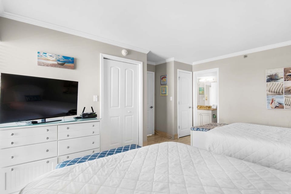 Guest bedroom