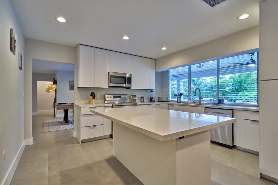 Fully equipped kitchen.