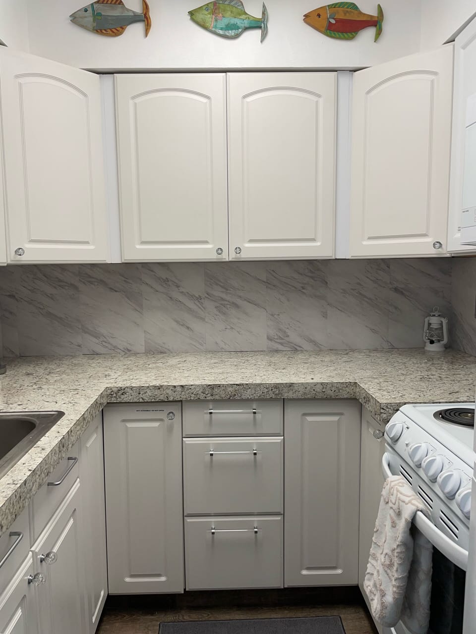 Fully Stocked kitchen