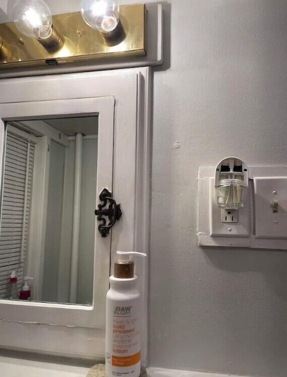 Bathroom amenities