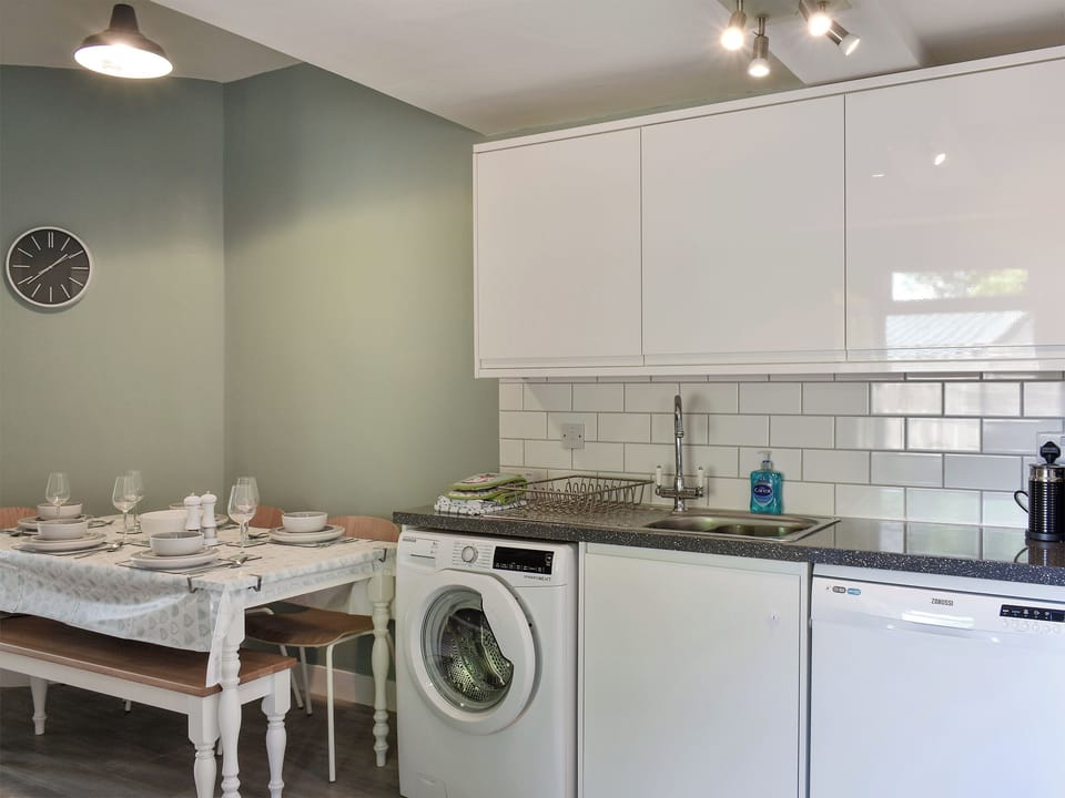 Well equipped kitchen/ dining room | 1 Hamilton Terrace, Lamlash, Isle of Arran