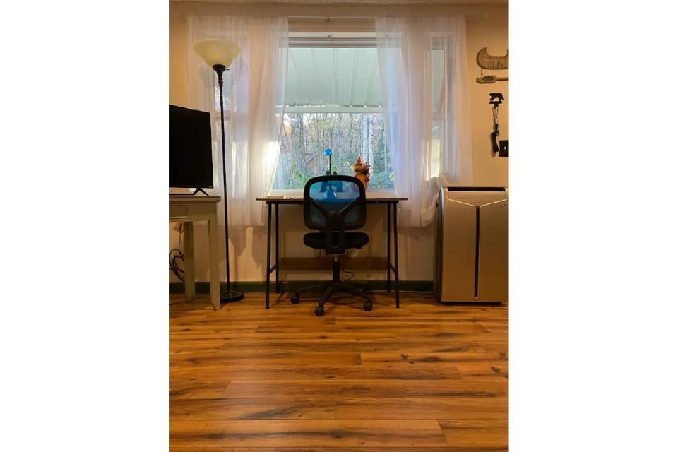 Work station 