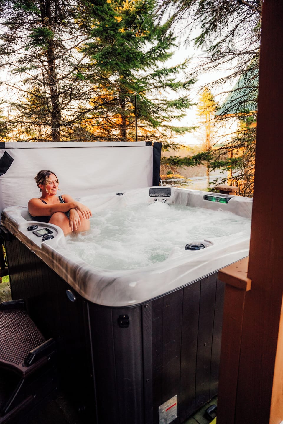 Outdoor spa tub