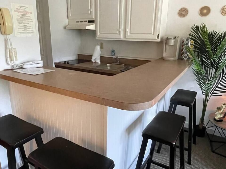 Full Kitchenette is fully stocked with new dishes, cutlery, cooking supplies, etc