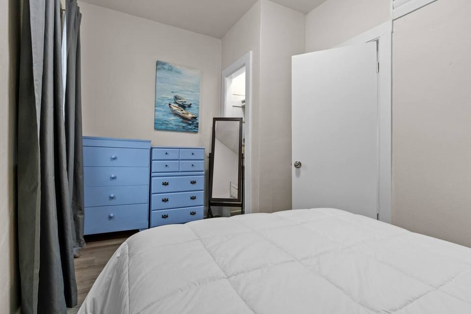 Bedroom with queen bed