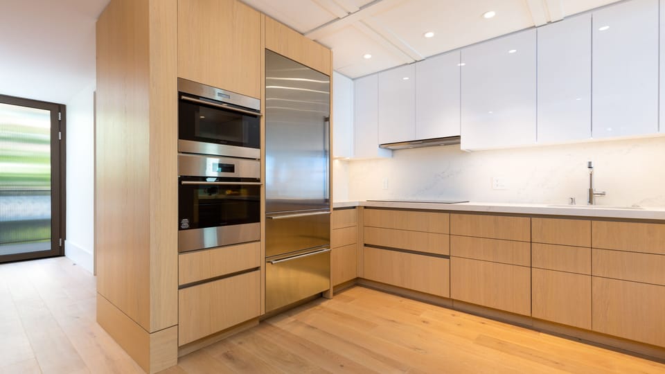 Gourmet Kitchen with high end appliances