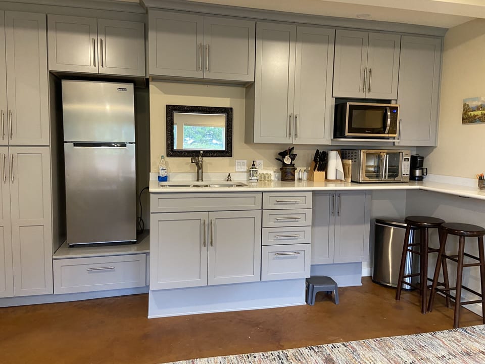Fridge/Freezer, Micro, Convection/toaster oven, Induction stovetop, stocked 