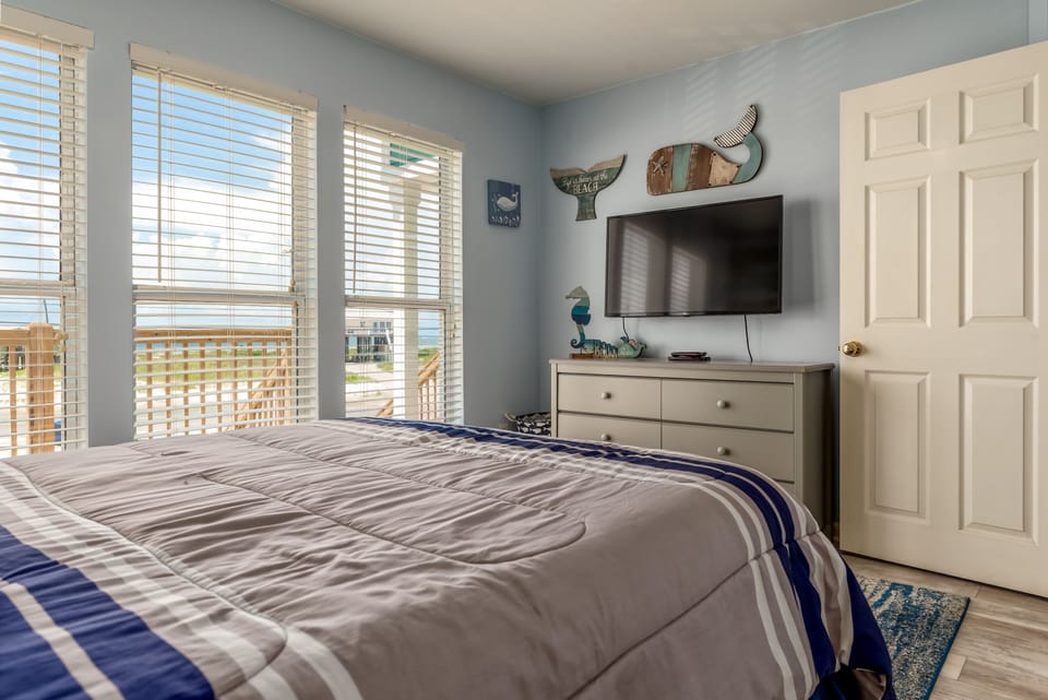 1st Floor NW Queen Bedroom the Boat House Dauphin Island Beach Rentals