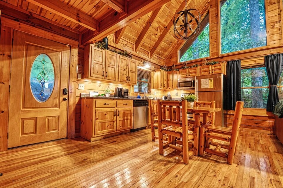 Entry to log look dining for 4.