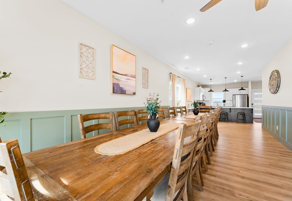 This large dining table is perfect for gathering with family and friends, whether it’s for a casual meal or a celebration.