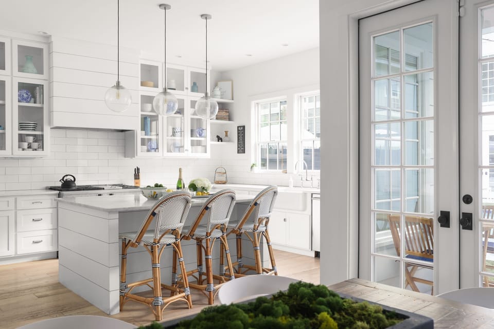 Luxury kitchen: Sub Zero, pro range, double ovens - fully loaded for any meal.
