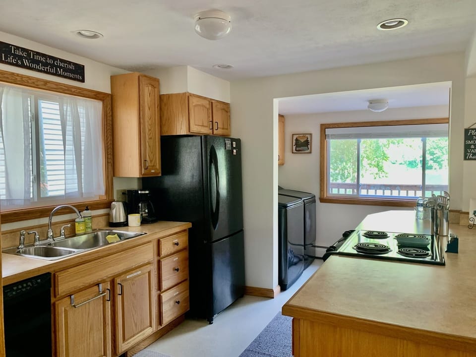 Kitchen and laundry 