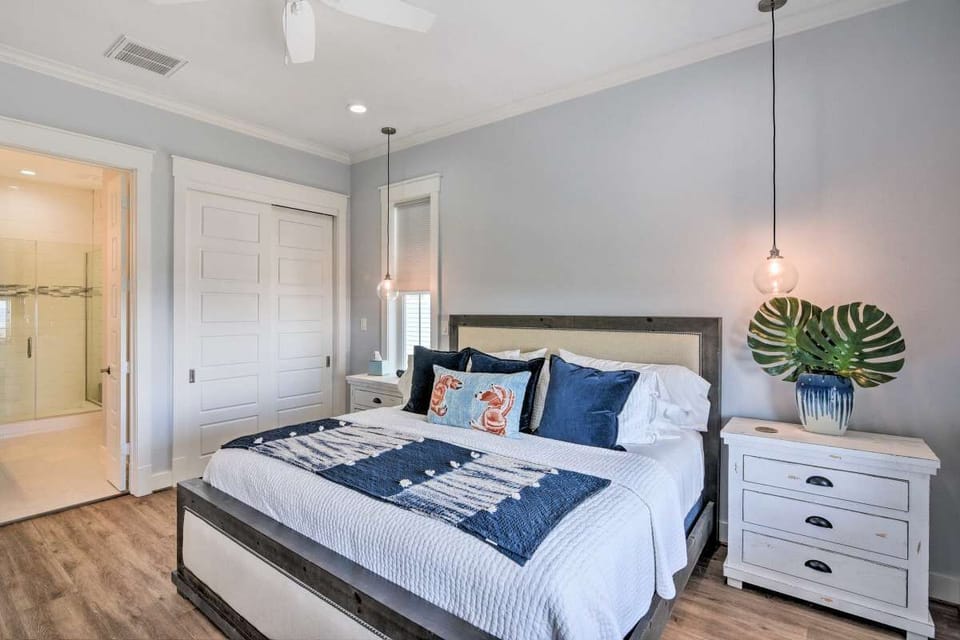 Master Bedroom (2)