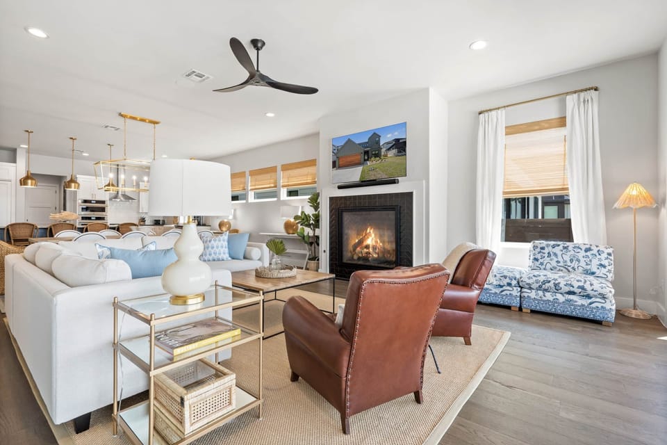 Living Room (2)