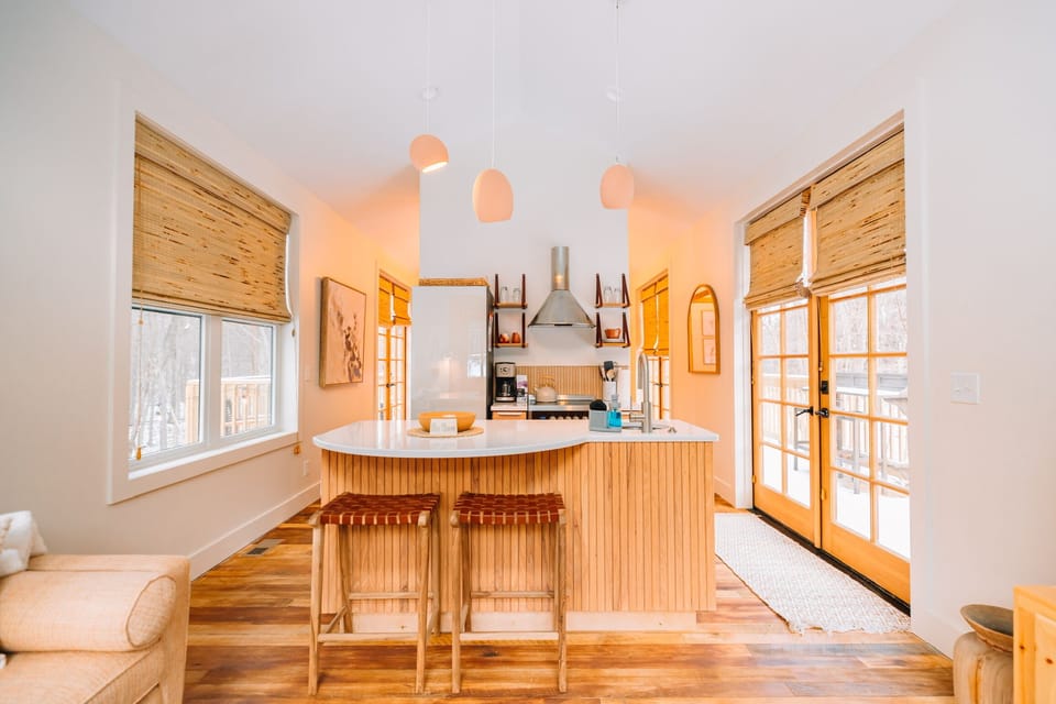 The open floor plan and vaulted ceilings make the 450sf live large