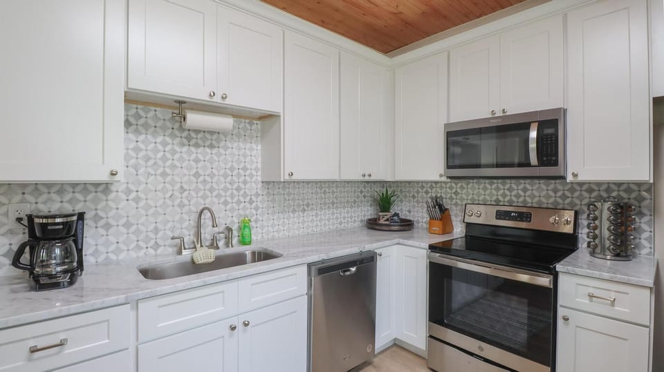 Fully equipped kitchen. Perfect for cooking.