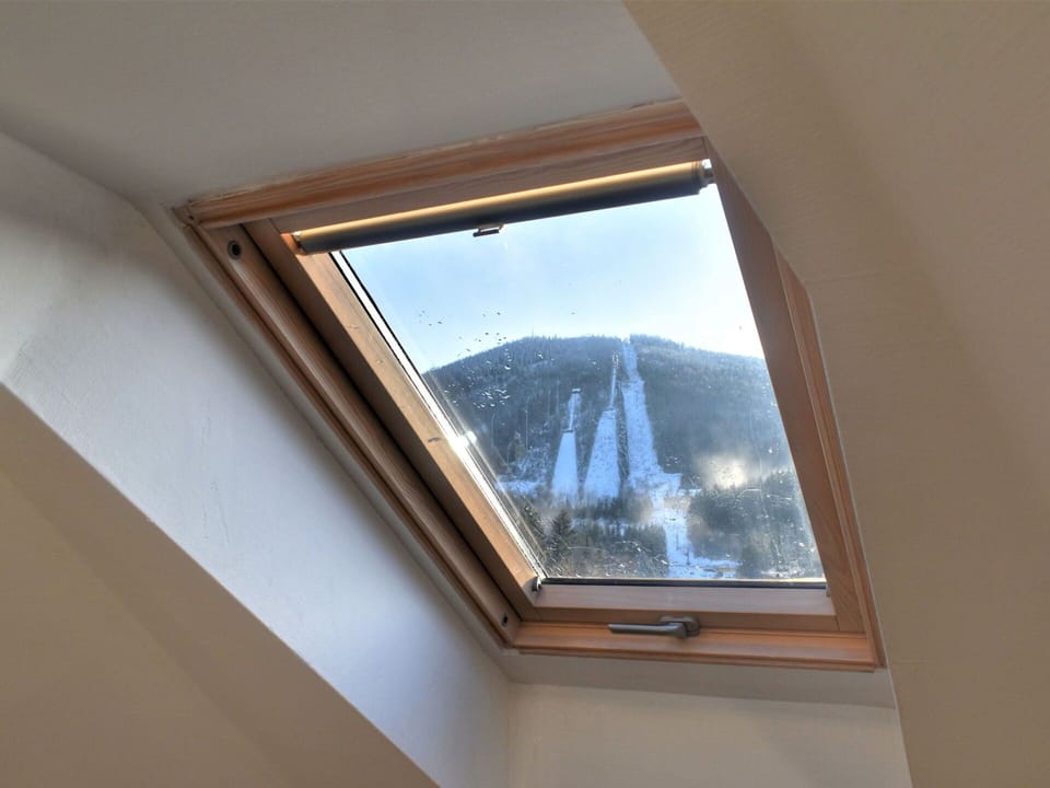 Window, Building, Sky, Wood, House, Rectangle, Hardwood, Tints And Shades, Ceiling