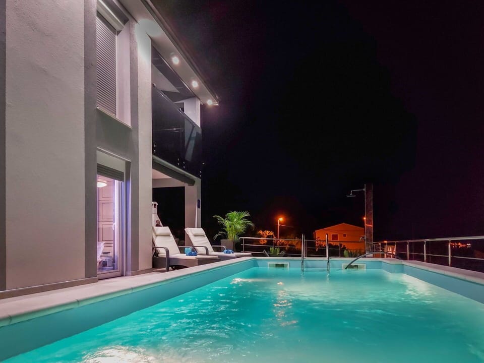 Water, Sky, Cloud, Property, Furniture, Building, Plant, Azure, Swimming Pool, Outdoor Furniture