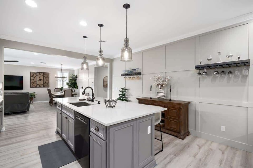 Enjoy a well-designed kitchen area where both aesthetics and practicality are prioritized, creating a great space for cooking and gathering.