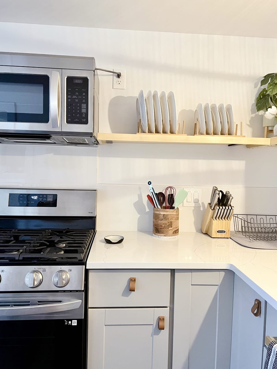 Kitchen includes all the dishes and cookware you need to create a meal 