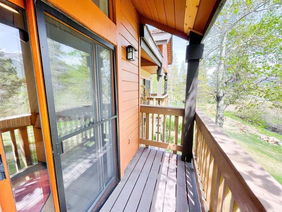Snowcreek 460: Deck