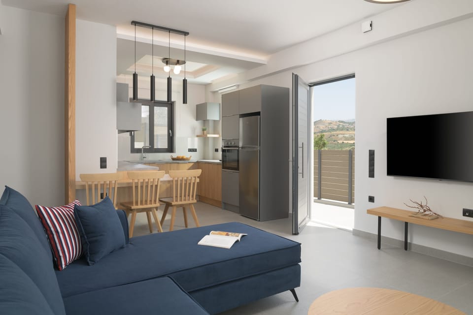 The open plan kitchen-dining area.