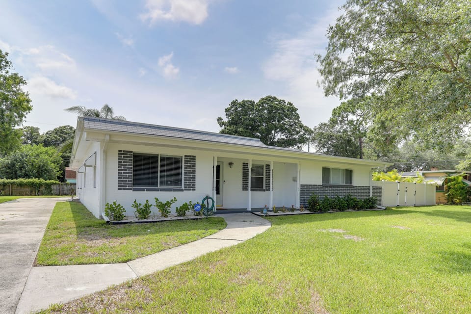 Property Exterior | 4 Exterior Security Cameras (Facing Out)