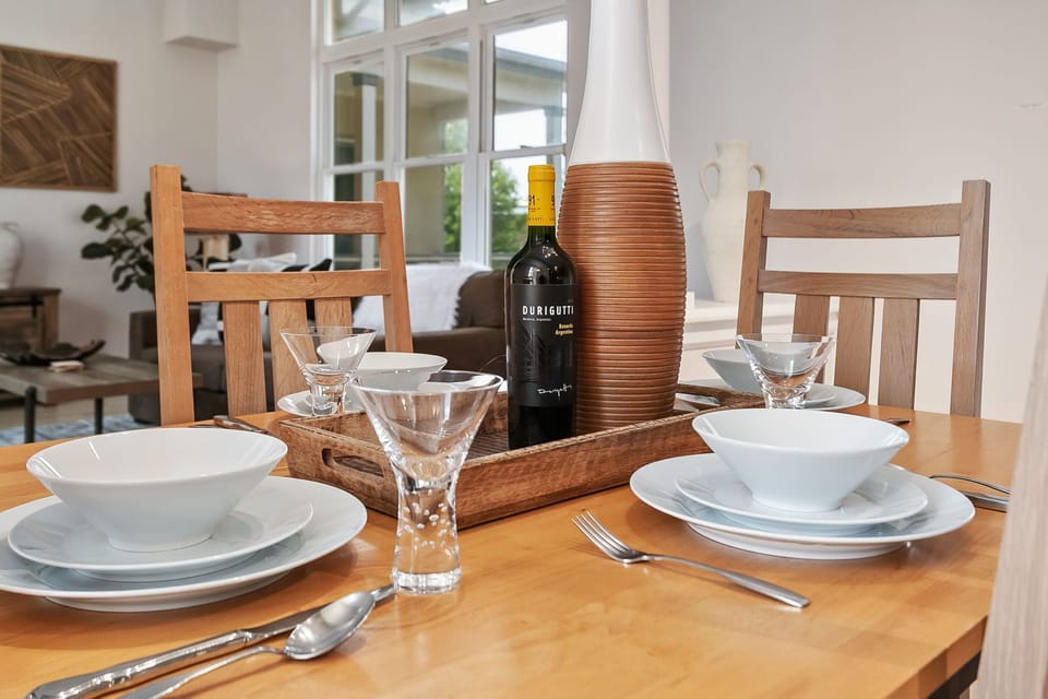 Dining Area | Seating for 4