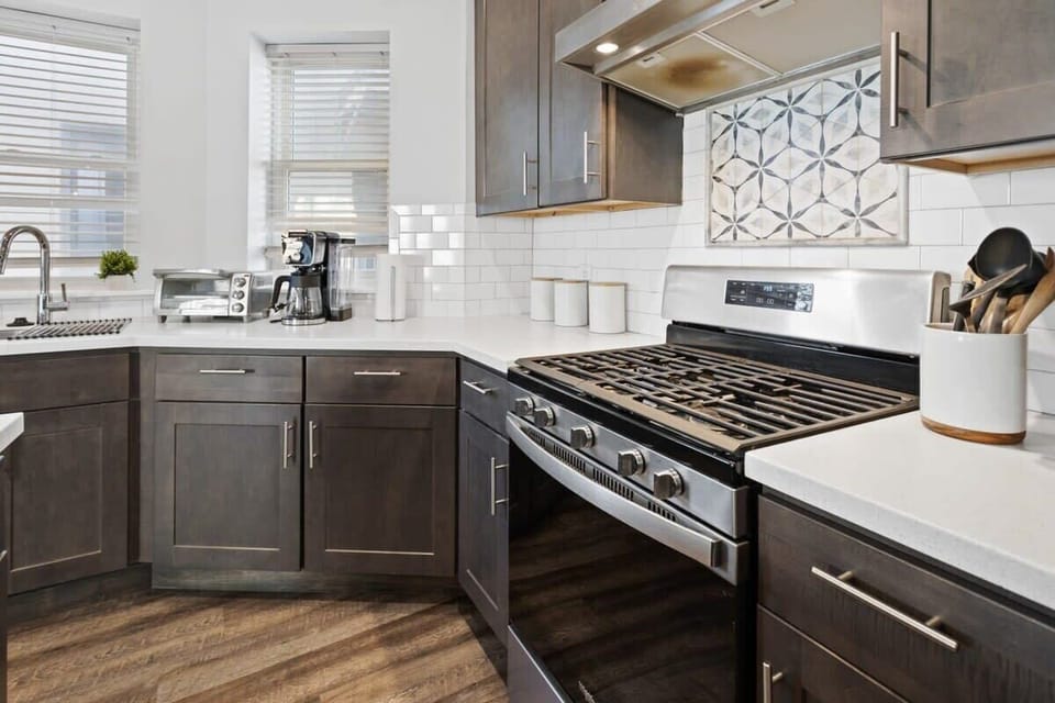 Fully equipped kitchen area