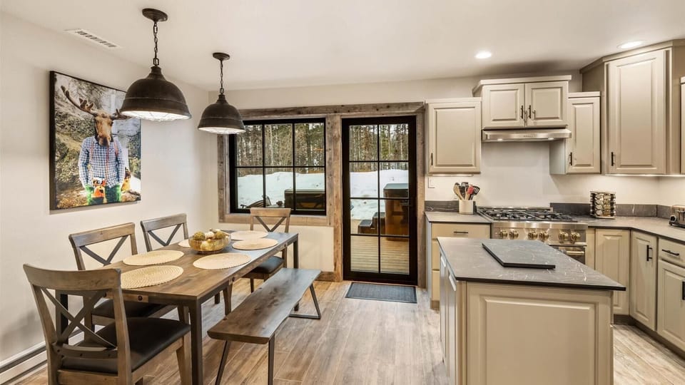 The Tenderfoot Chalet (7412)