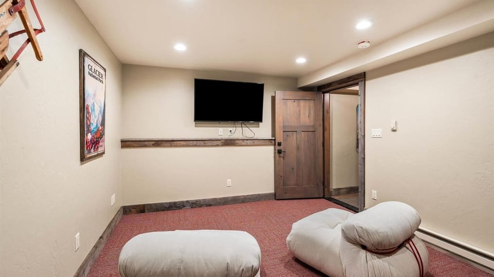 The Tenderfoot Chalet (7402)