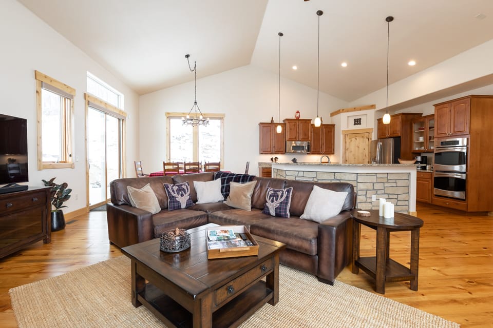 LIVING ROOM: Smart TV w/ Apple TV, Sonos sound system, Gas fireplace
