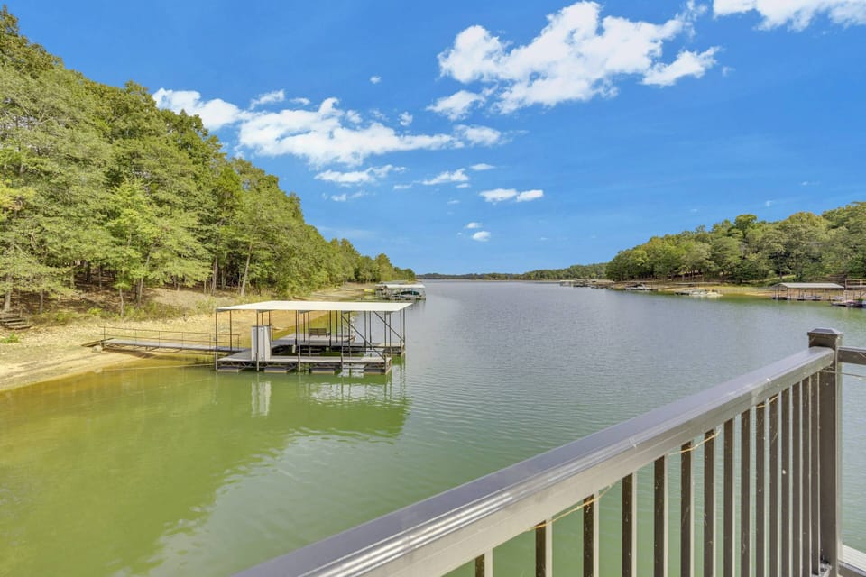 Quiet cove with good water off the dock!