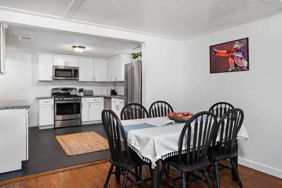 Dinning room table