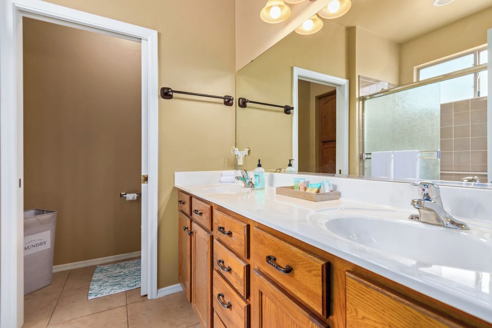 Master Bath with dual sinks 
