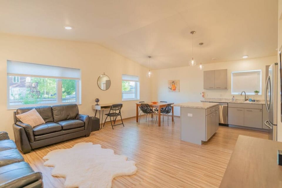 Living Room/Kitchen