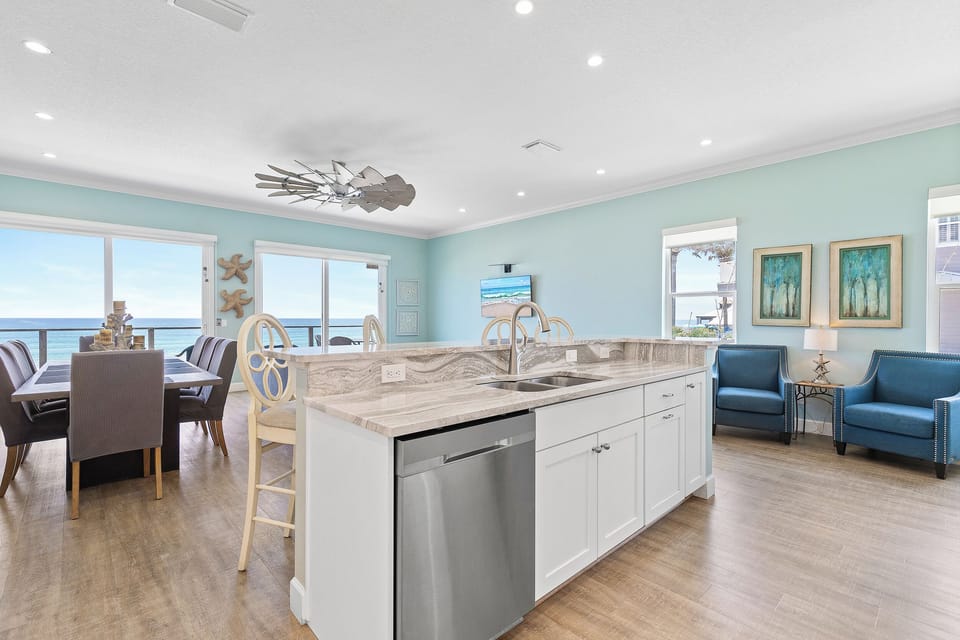 Open Concept Family Room/Dining/Kitchen