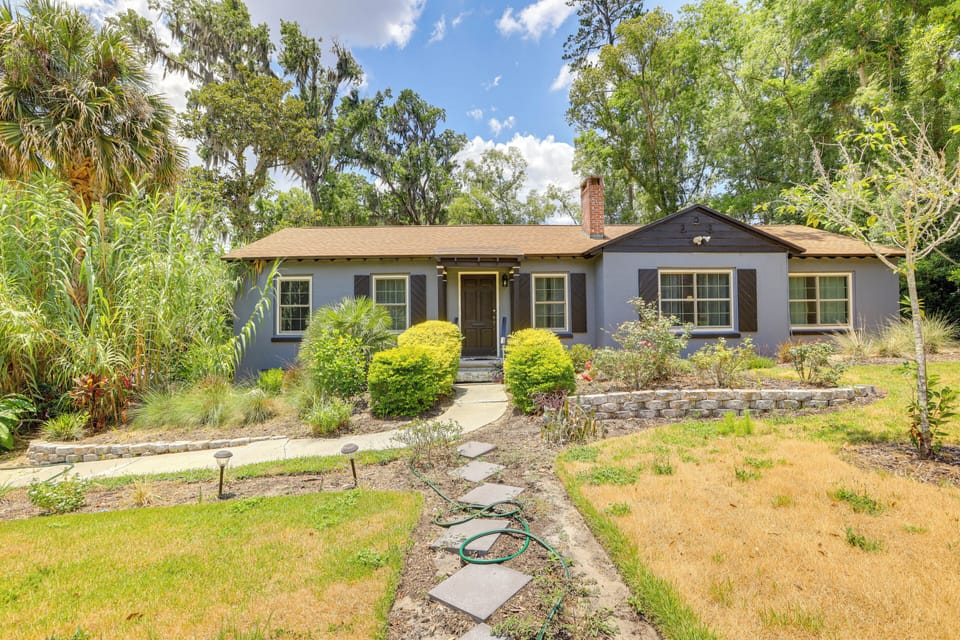 Gainesville Vacation Rental | 4BR | 2BA | 1,500 Sq Ft | 2 Steps to Enter