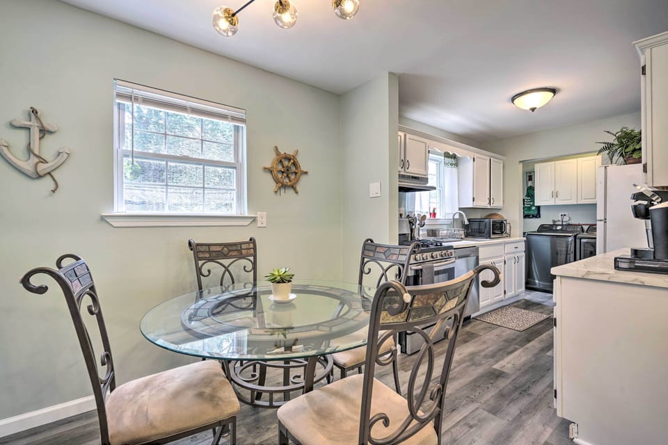 Dining Area | Dishware/Flatware | Trash Bags/Paper Towels