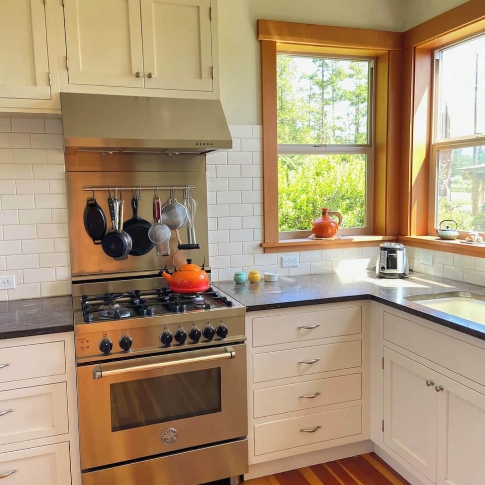 Kitchen with gas stove