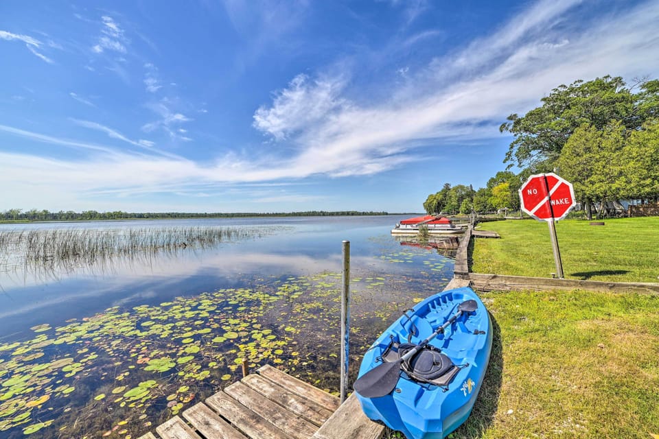 East Tawas Vacation Rental | 2BR | 1BA | 800 Sq Ft | Stairs Required