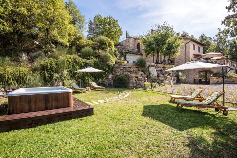 Outdoor spa tub