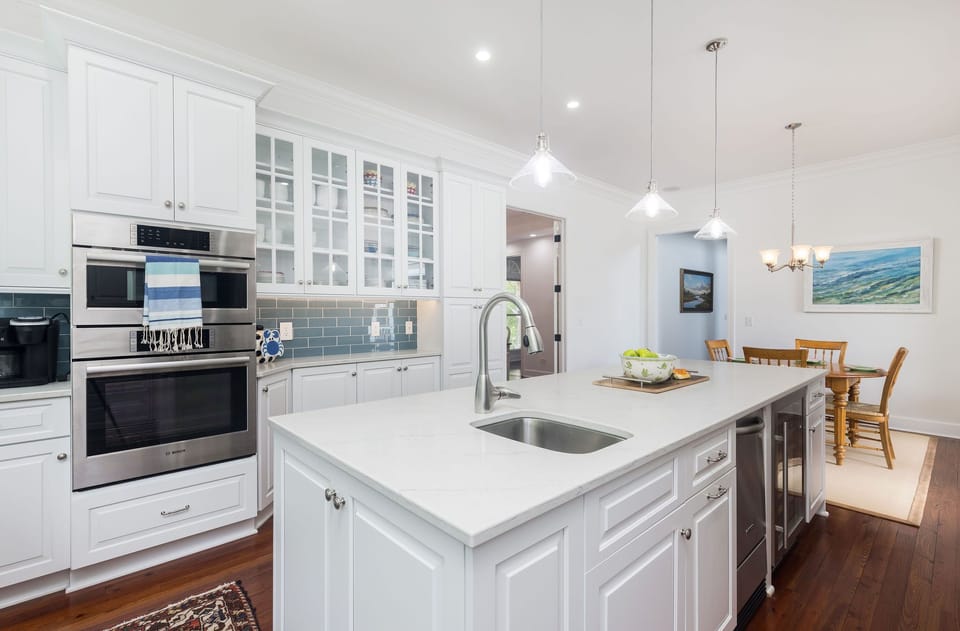 Bright Kitchen with ample counter space and fully equipped kitchen