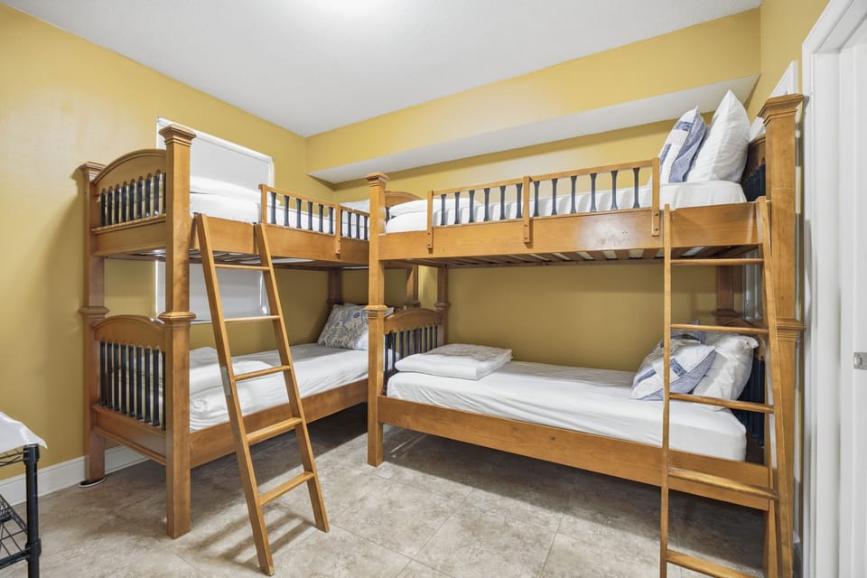 Azure #414 Bedroom #3 - Twin / Twin Bunks