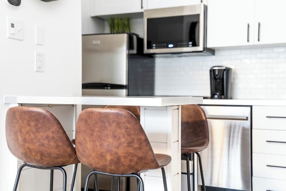Eat in Kitchen with seating for 4