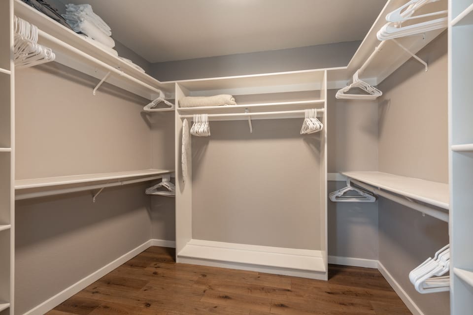 Master closet 